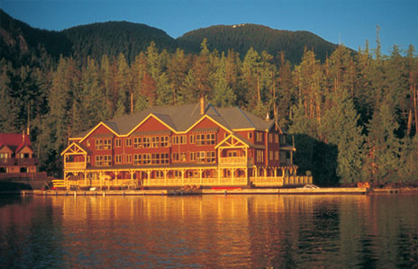 floating-canadian-hotel-lodge-resort.jpg