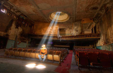 Sattler Theater [Buffalo, New York] This amazing shot of the abandoned 