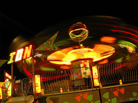 time-lapse-motion-blur-photography-carnival-ride-1.jpg