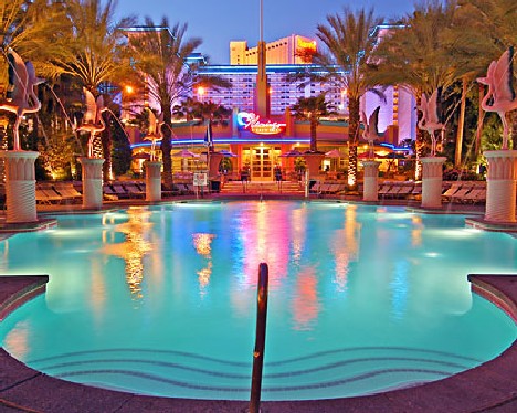 Vegas_Pool_4x