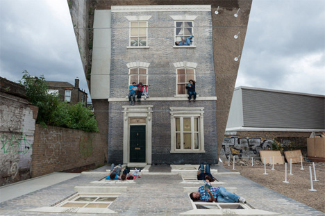 house climbing illusion