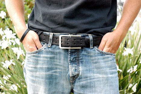 belt buckle phone charger 1