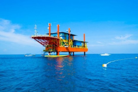 oil rig scuba resort 2