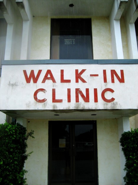 abandoned-walk-in-clinic-florida-2