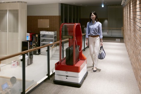 robot hotel 3