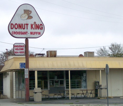abandoned-donut-king-4