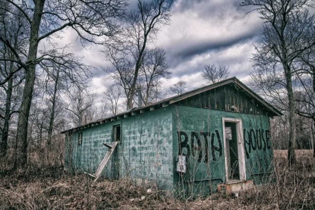 abandoned-bathhouses-0