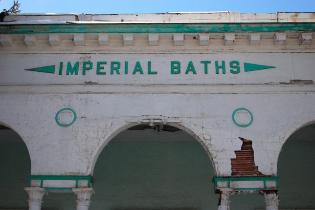 abandoned-bathhouses-1a