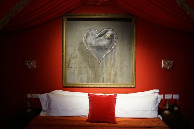 banksy walled off hotel 4